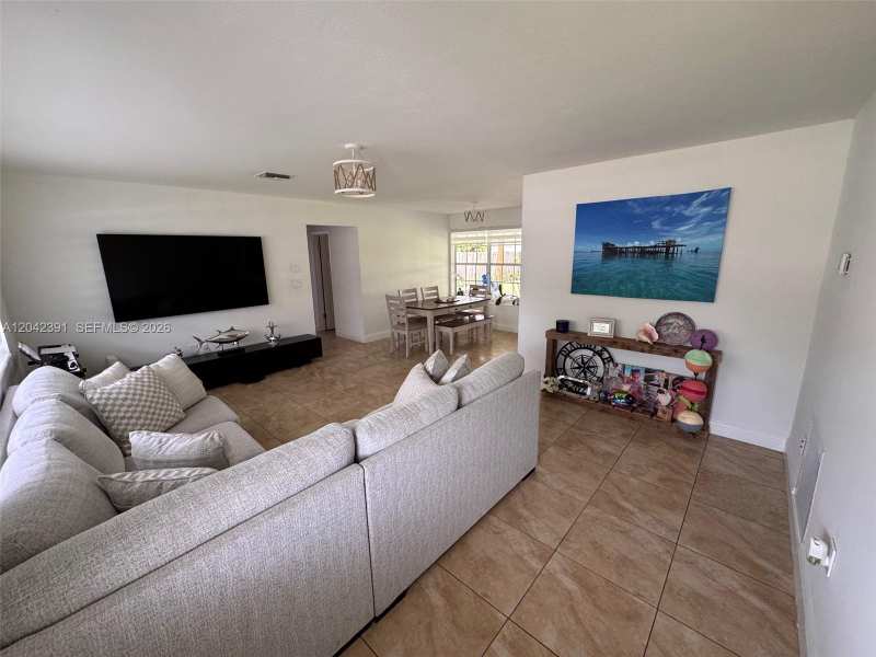 8130 NW 12th St, Pembroke Pines FL 33024