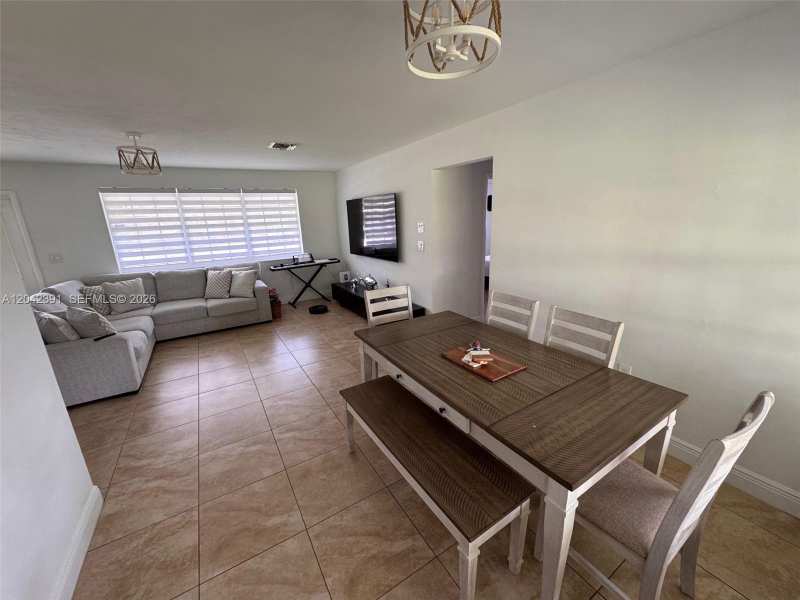 8130 NW 12th St, Pembroke Pines FL 33024