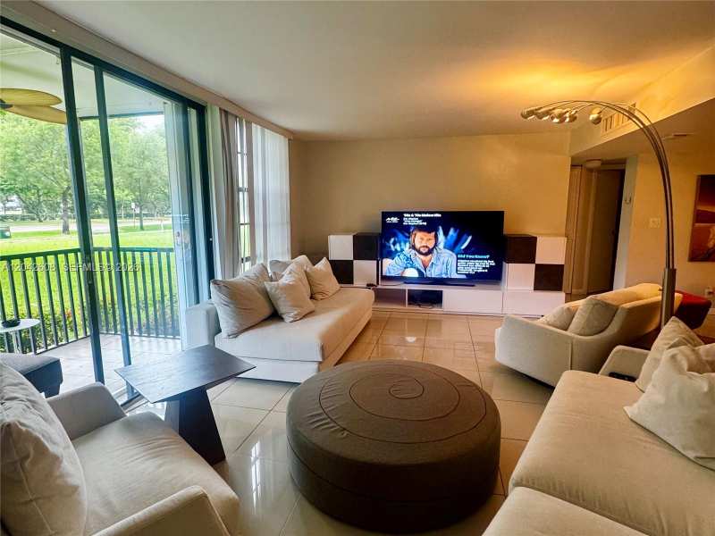 3475 N Country Club Dr # 105, Aventura FL 33180