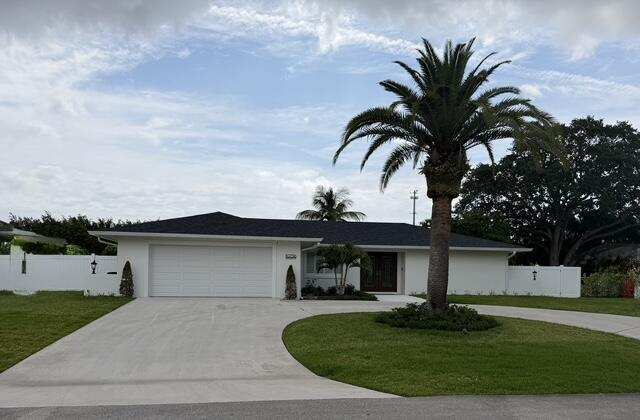 10736 Locust Street, Palm Beach Gardens FL 33418