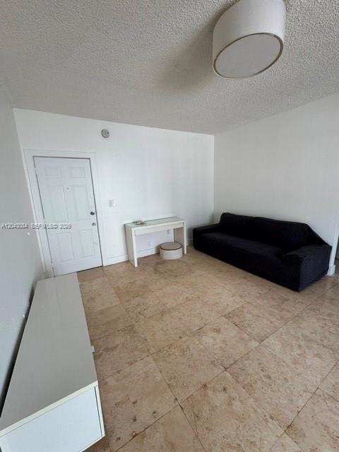 934 Michigan Ave # 308, Miami Beach FL 33139