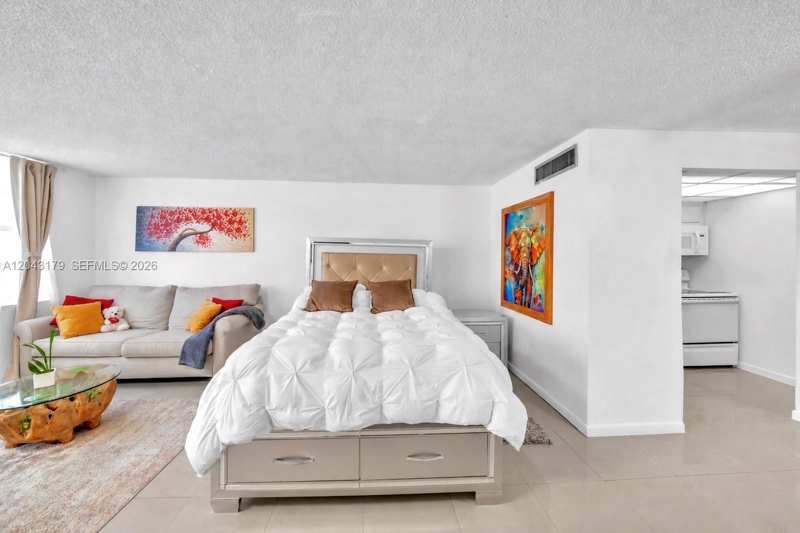 250 174th St, Sunny Isles Beach FL 33160