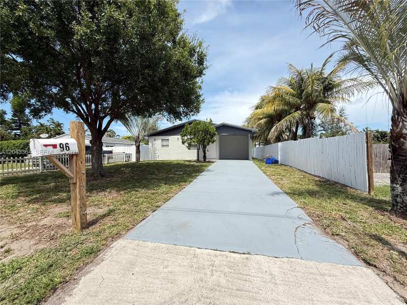 96 Caroline Dr, West Palm Beach FL 33415