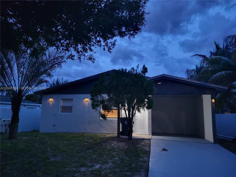 96 Caroline Dr, West Palm Beach FL 33415