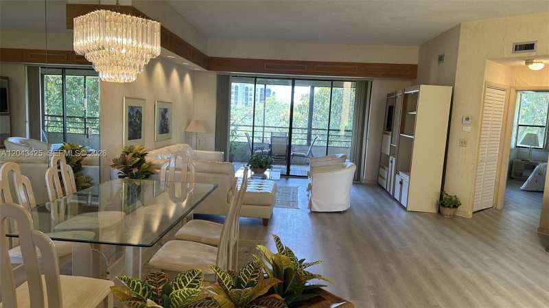 7472 La Paz Blvd # 301, Boca Raton FL 33433