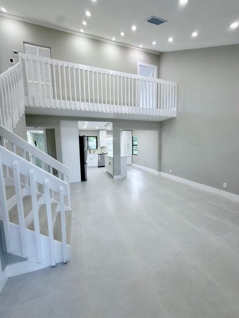 46 Tara Lakes Drive E, Boynton Beach FL 33436