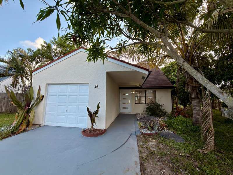 46 Tara Lakes Drive E, Boynton Beach FL 33436