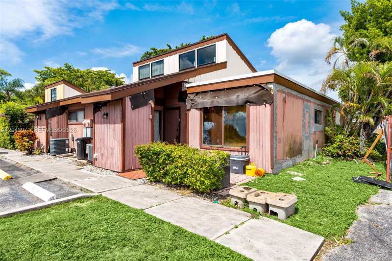 1709 NW 72nd Ave # 66, Plantation FL 33313
