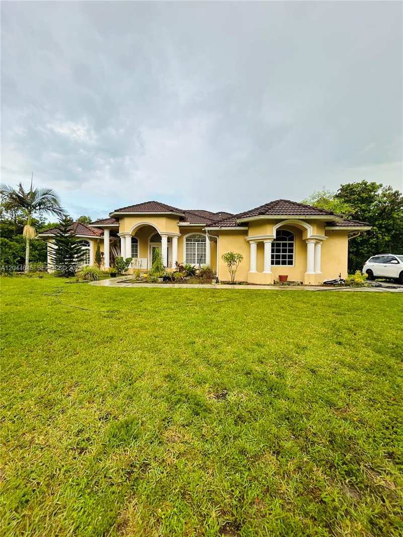 13754 N 48th Ct N, West Palm Beach FL 33411