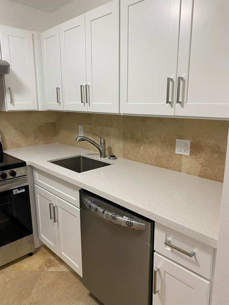 2840 Somerset Drive # M, Lauderdale Lakes FL 33311