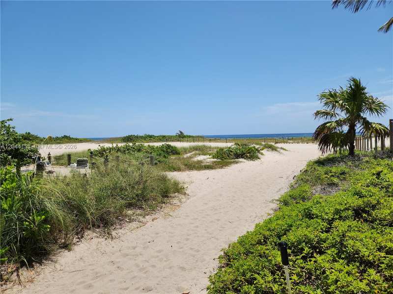1009 N Ocean Blvd # 411, Pompano Beach FL 33062