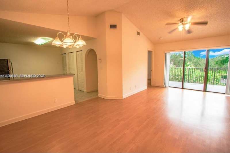 10105 W Sunrise Blvd # 303, Plantation FL 33322
