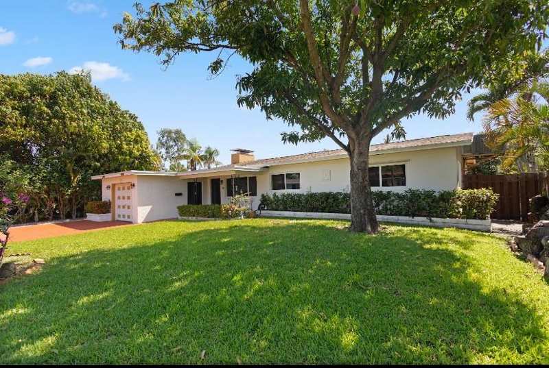 570 SE 2nd Avenue, Pompano Beach FL 33060