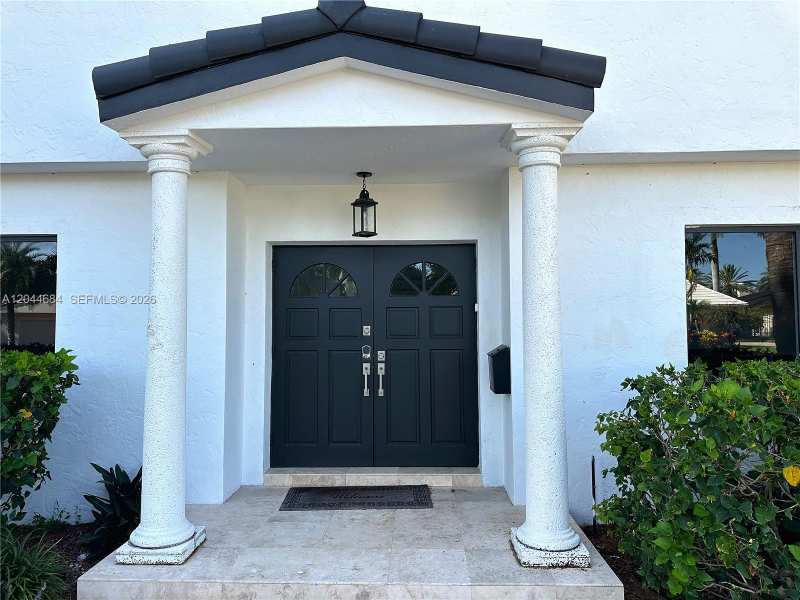 2445 SE 8th St, Pompano Beach FL 33062