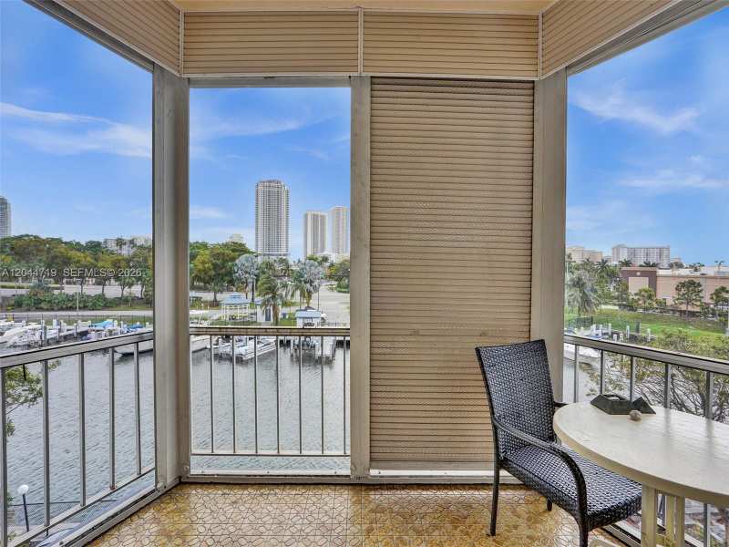200 Diplomat Pkwy # 432, Hallandale Beach FL 33009