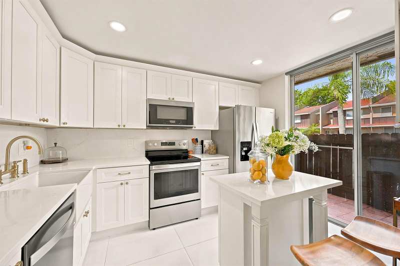 1227 Sussex Drive, North Lauderdale FL 33068