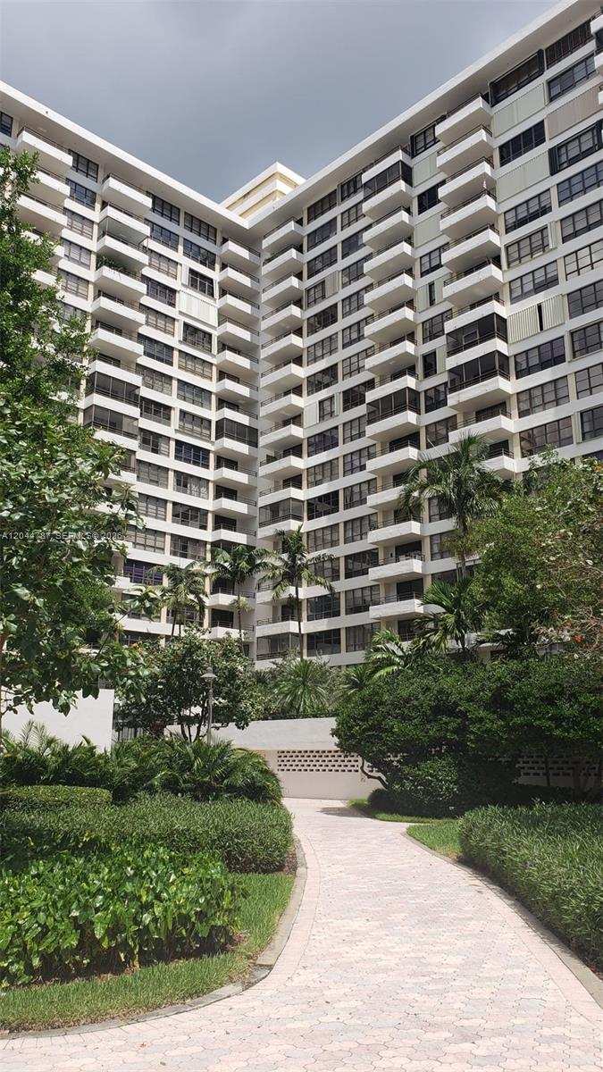 600 Three Islands Blvd # 1218, Hallandale Beach FL 33009