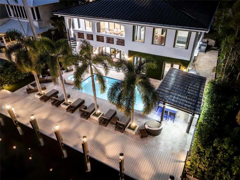 2430 Castilla Isle, Fort Lauderdale FL 33301