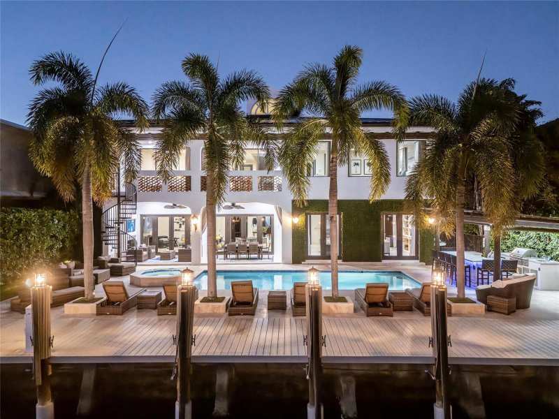2430 Castilla Isle, Fort Lauderdale FL 33301