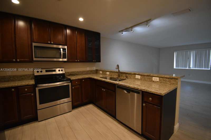 13900 Lake Placid Ct # A24, Miami Lakes FL 33014