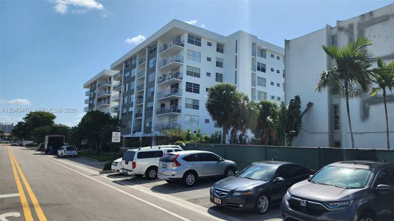 1075 93rd St # 304, Bay Harbor Islands FL 33154