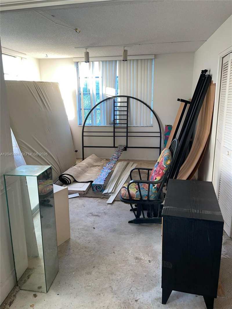 3090 N Course Dr # 401, Pompano Beach FL 33069