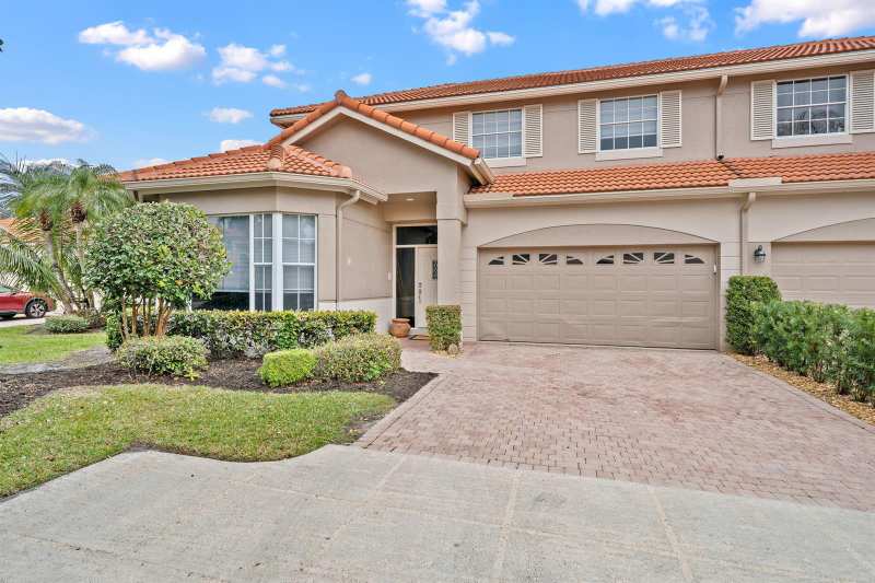 33 Monterey Pointe Drive, Palm Beach Gardens FL 33418