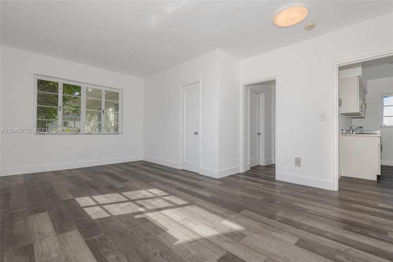 8340 Crespi Blvd # 20, Miami Beach FL 33141