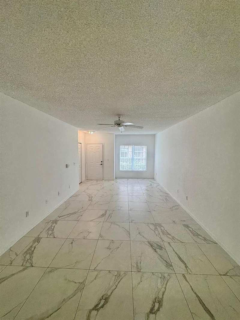 10330 Fox Trail Road S # 1206, West Palm Beach FL 33411