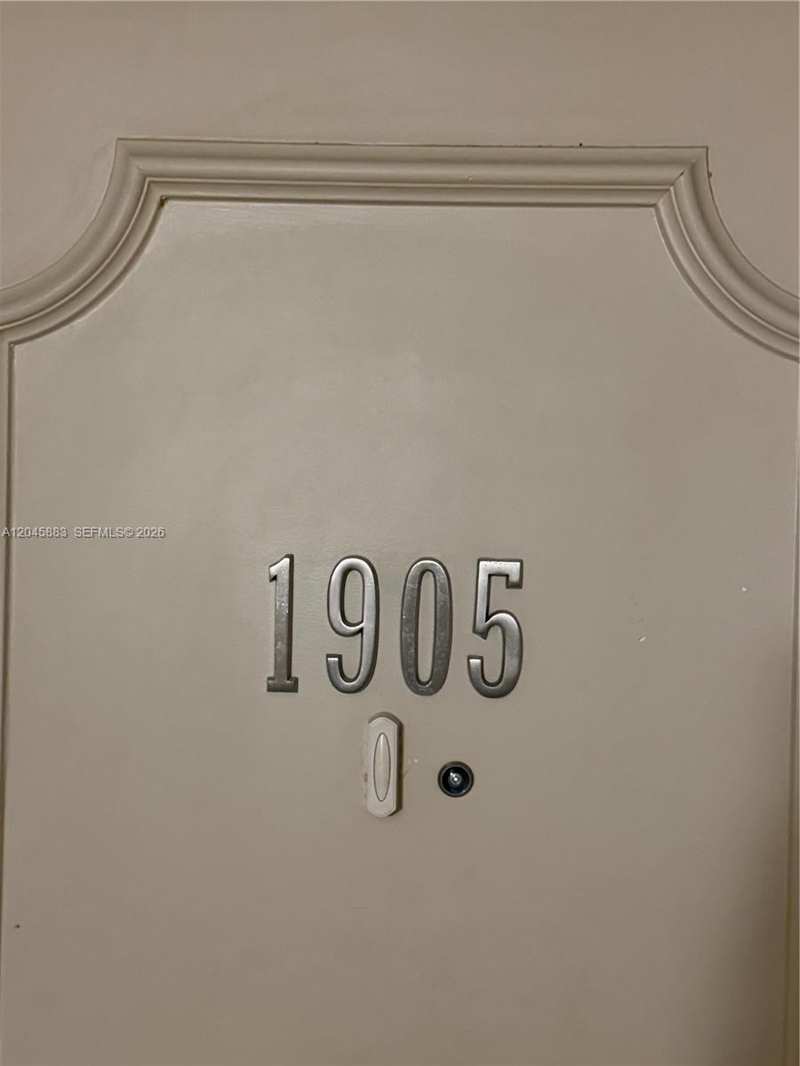 2201 S Ocean Dr # 1905, Hollywood FL 33019