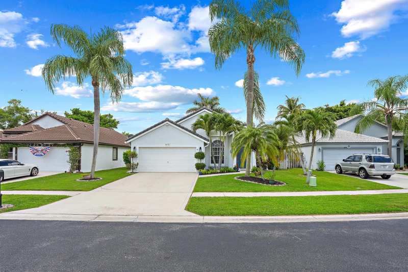 1875 Oak Berry Circle, Wellington FL 33414
