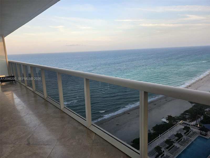 1830 S Ocean Dr # 2403, Hallandale Beach FL 33009