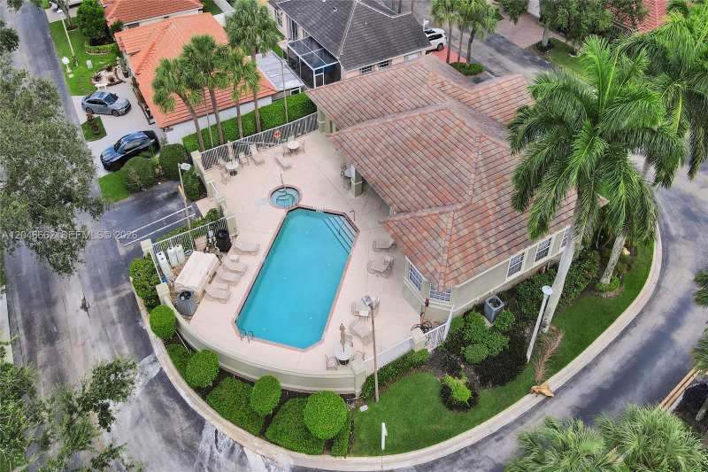 3450 Dunes Vista Dr, Pompano Beach FL 33069