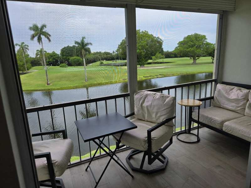9923 S Hollybrook Lake Drive S # 310, Pembroke Pines FL 33025