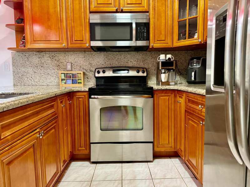 16149 NW 22nd St, Pembroke Pines FL 33028