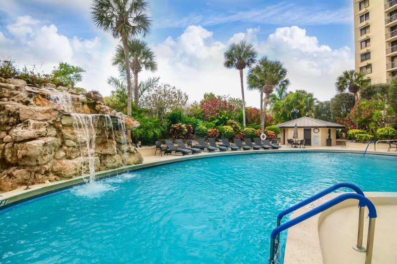 2450 Presidential Way # 1405, West Palm Beach FL 33401
