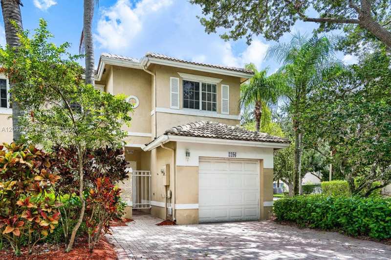 2296 NW 170th Ave, Pembroke Pines FL 33028
