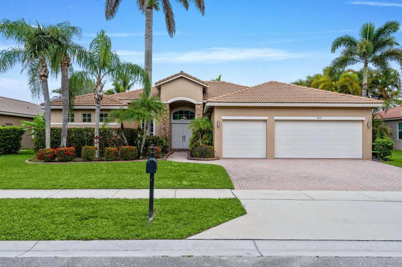 9919 Royal Cardigan Way, West Palm Beach FL 33411