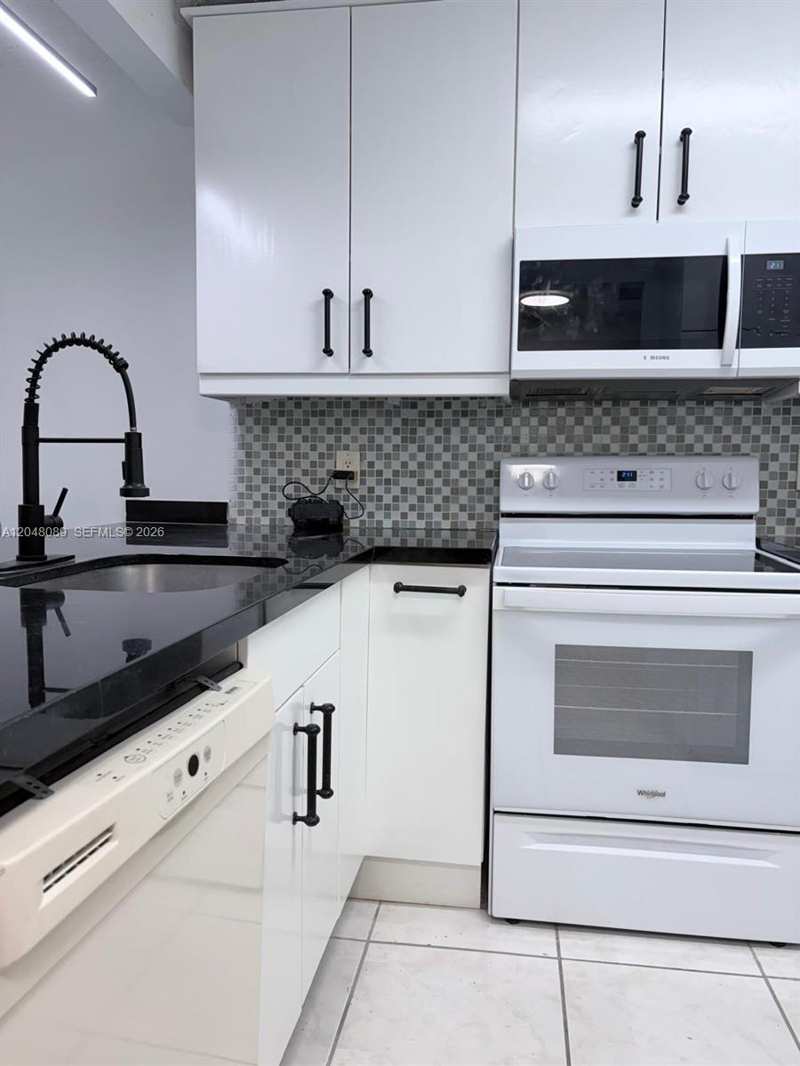 8305 Royal Palm Blvd # 103, Coral Springs FL 33065