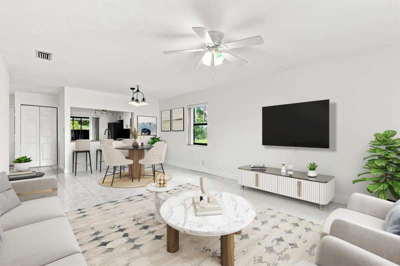 10 Seneca Court, Royal Palm Beach FL 33411