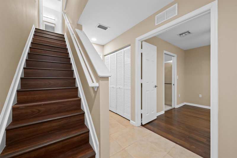 1033 NE 17th Way # 905, Fort Lauderdale FL 33304