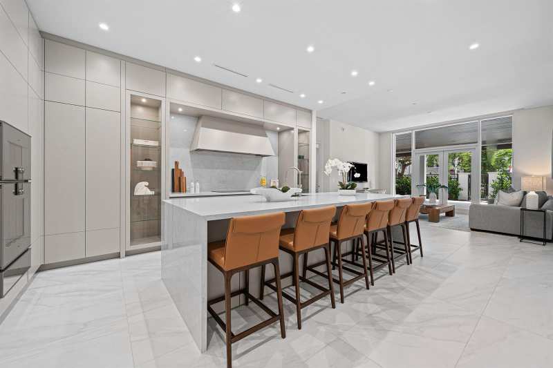 220 SE Mizner Boulevard # 102, Boca Raton FL 33432