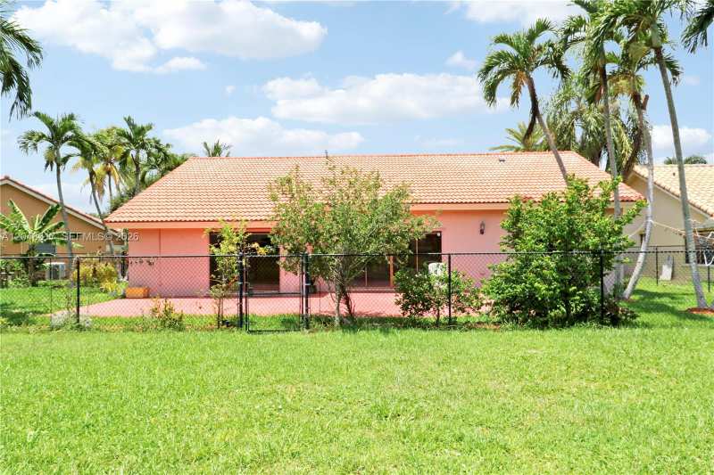 9496 Sun Pointe Dr, Boynton Beach FL 33437