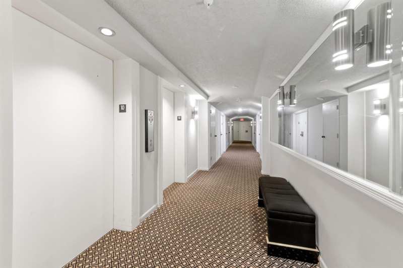 1900 Consulate Place # 1004, West Palm Beach FL 33401