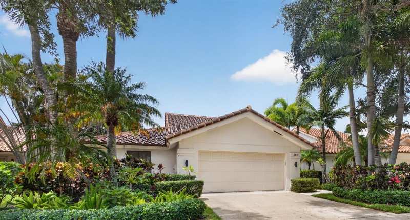 2613 Mohawk Circle, West Palm Beach FL 33409