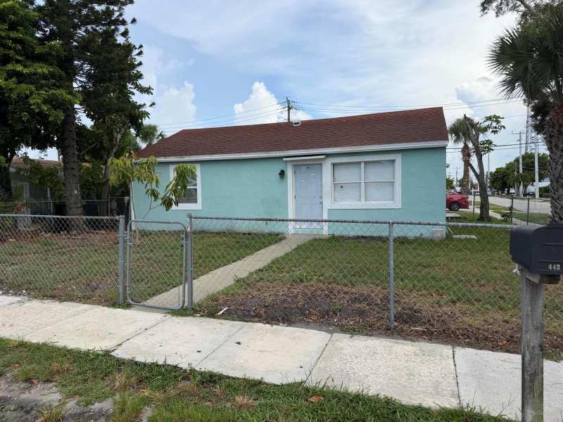 442 Winters Street, West Palm Beach FL 33405