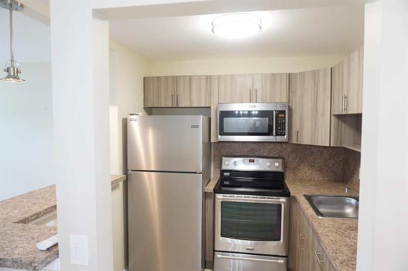 226 Sheffield J, West Palm Beach FL 33417