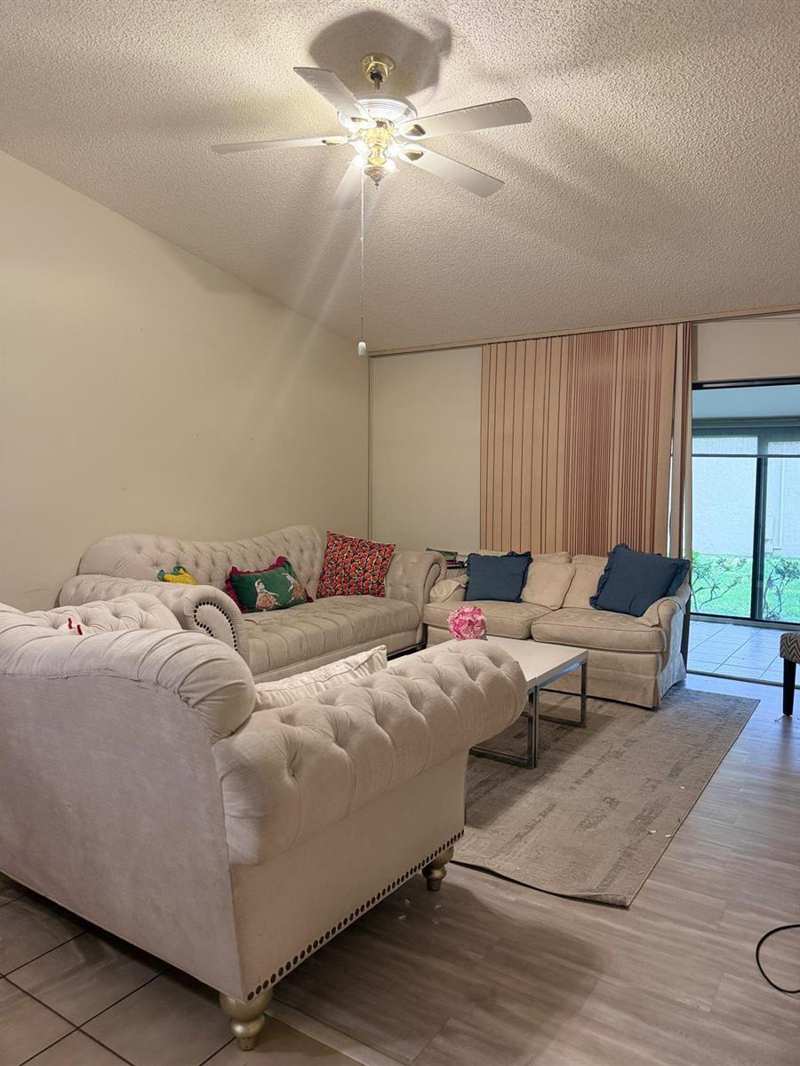 1017 Green Pine Boulevard # H, West Palm Beach FL 33409