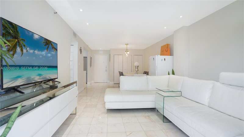4301 Collins Ave # 403, Miami Beach FL 33140