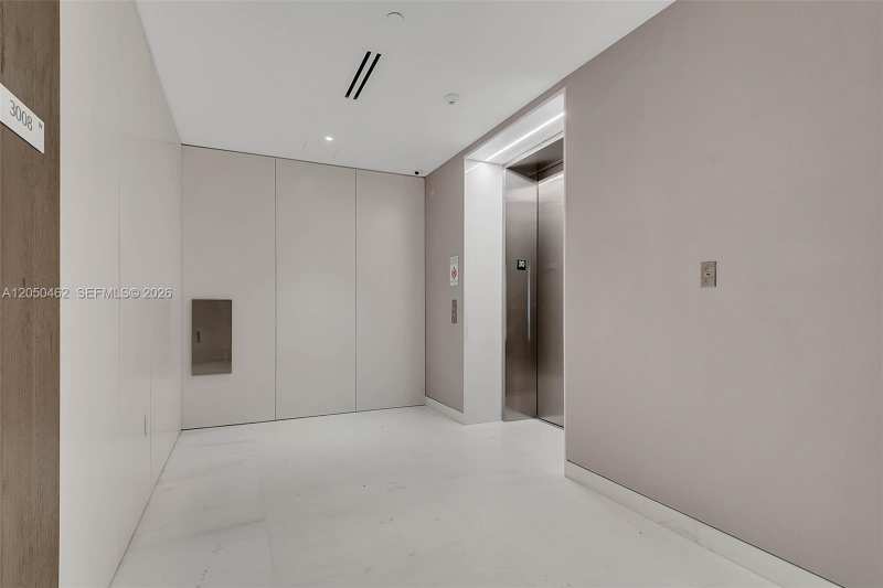 300 Biscayne Boulevard Way # 3008W, Miami FL 33131